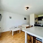 Le Petit Podium Cozy Ground Floor * קרנטן