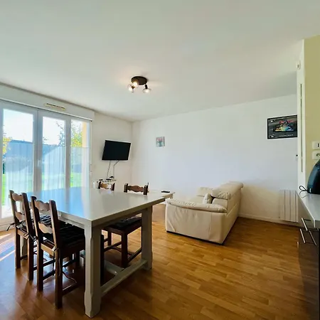 Le Petit Podium Cozy Ground Floor קרנטן