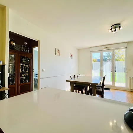 Le Petit Podium Cozy Ground Floor דירה *